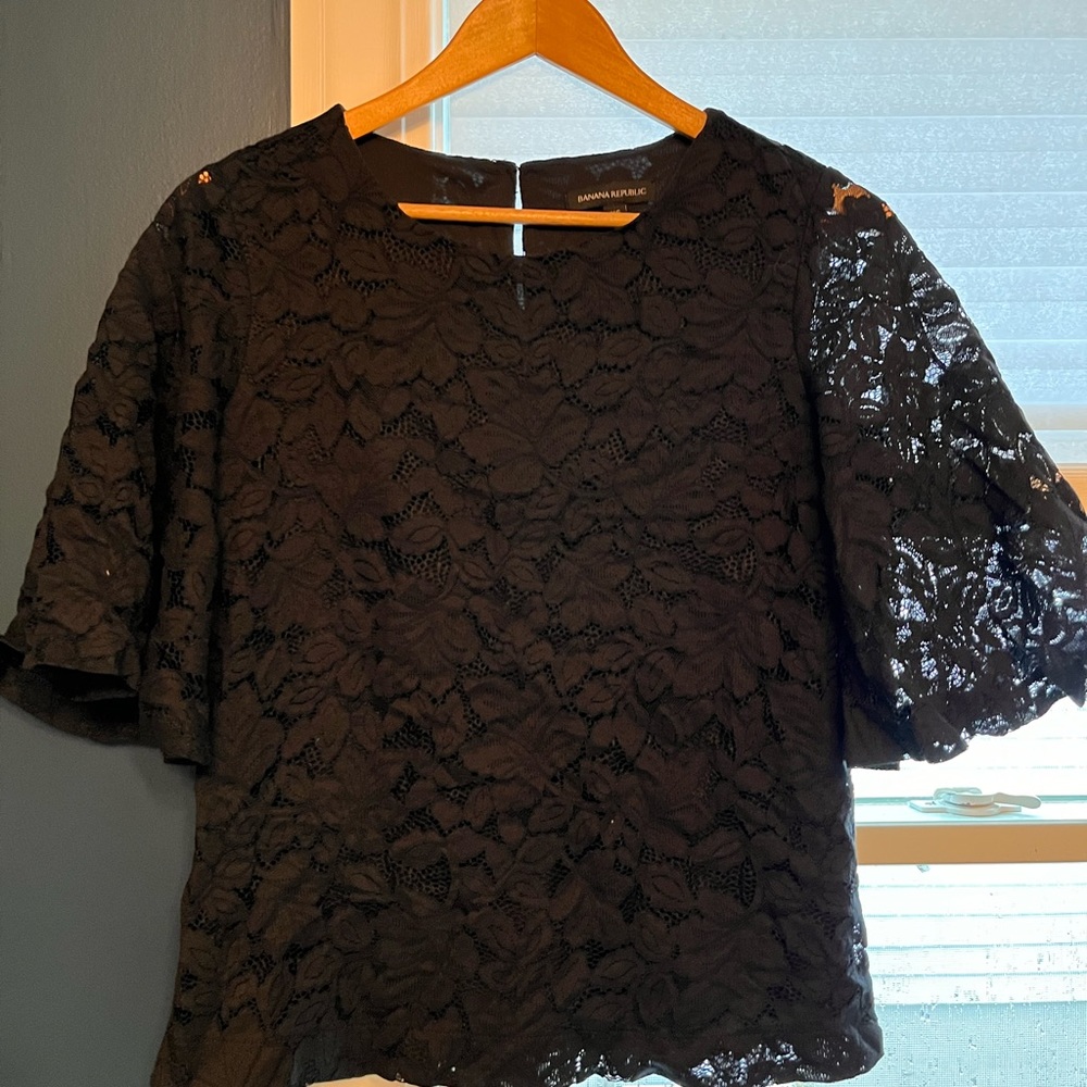 Banana Republic blouse. Size S